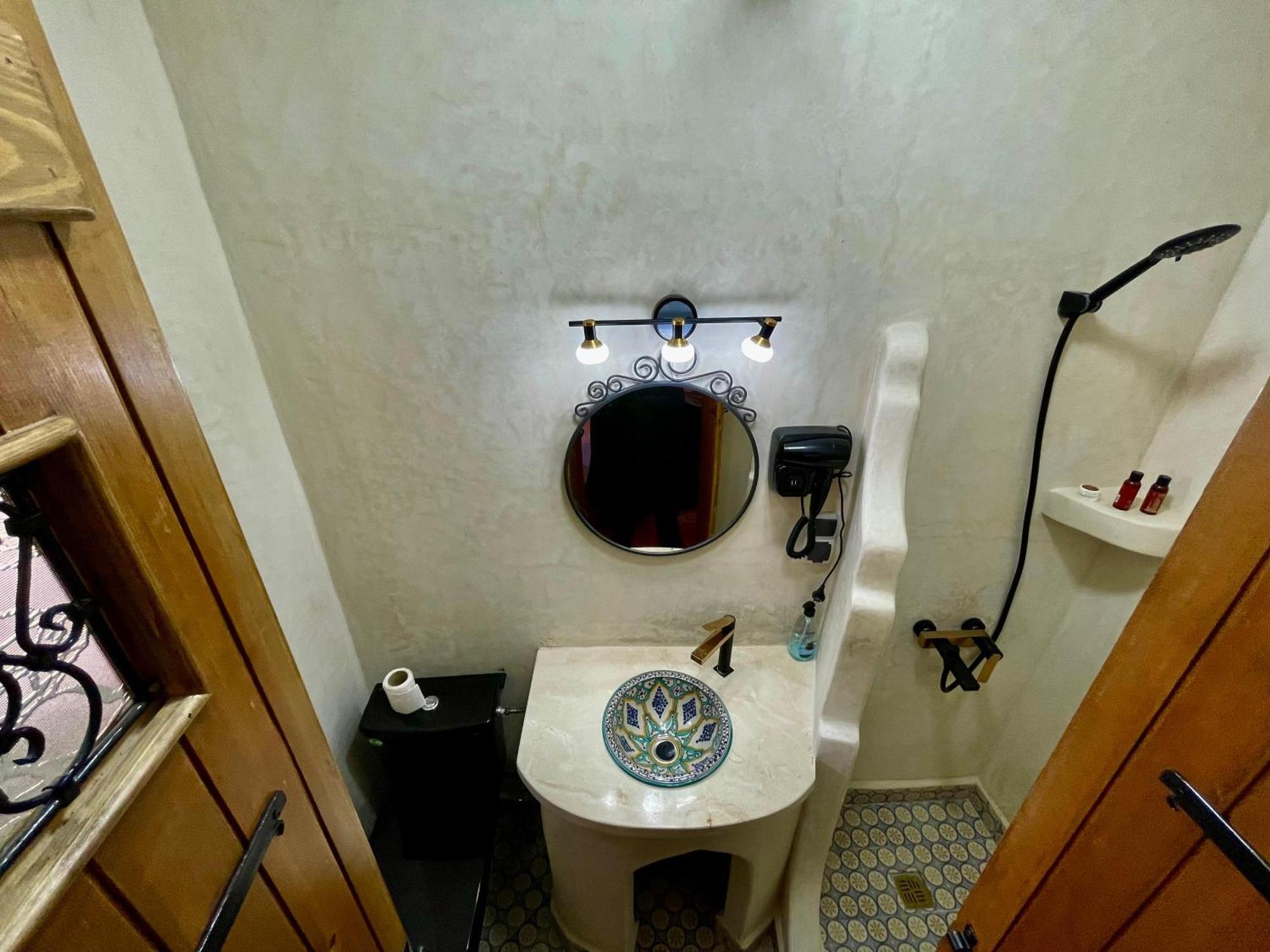Hotel Abi Khancha Чефчауен Екстериор снимка