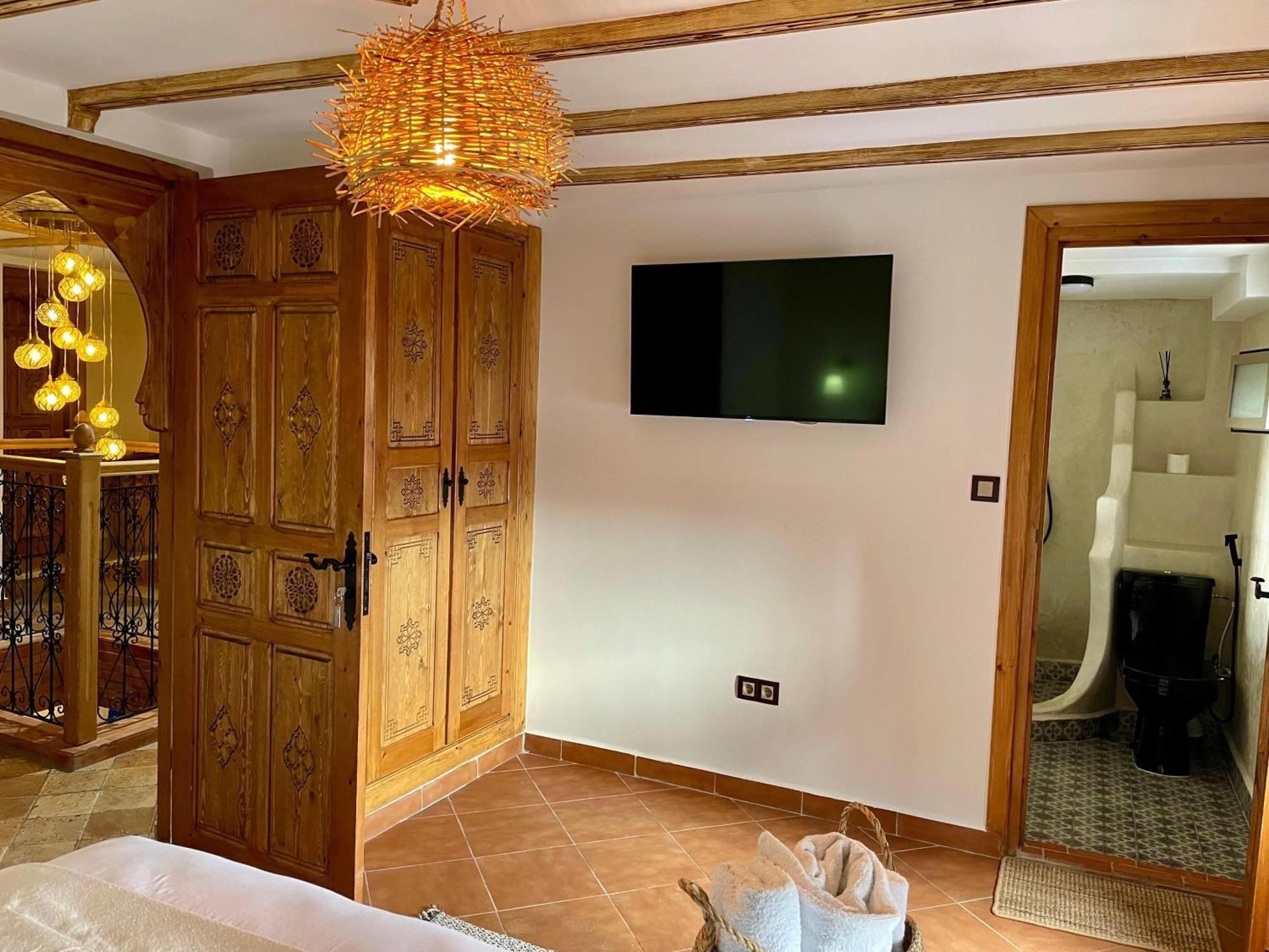 Hotel Abi Khancha Чефчауен Екстериор снимка